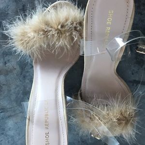 Women Feather Band Ankle Strap Sandals!!